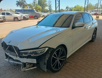 BMW 320i Sport GP 2020 no pátio do Desmanche Barizon