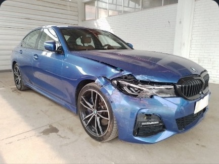 BMW 320i M Sport 2020 no pátio do Desmanche Barizon